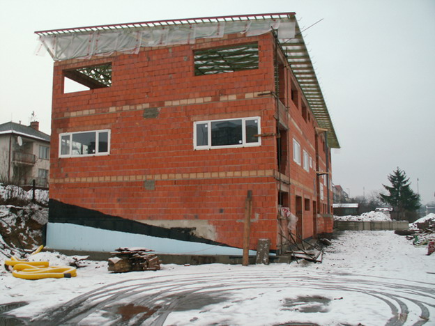 sídlo firmy v Litoměřicích, pohled na hrubou stavbu