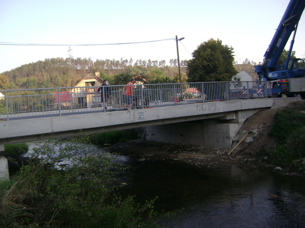 obnovený most po povodni Nový Knín